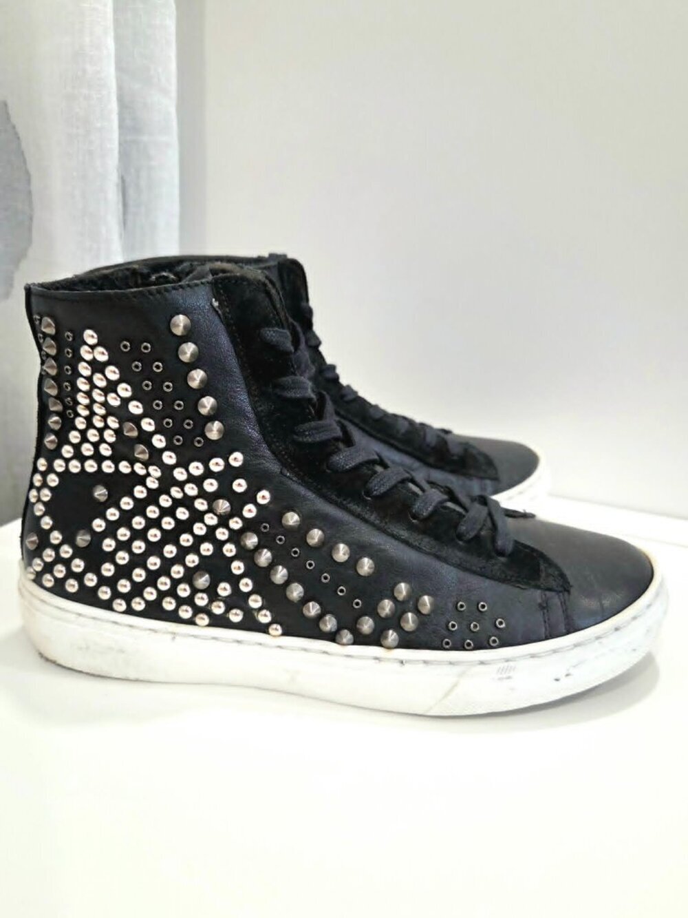 Piranha Black Leather Studded High Top Sneakers Plush Lined Size 37, Italy